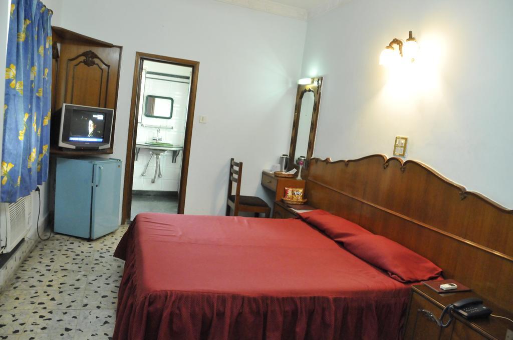 Hotel Heera Kolkata Ruang foto