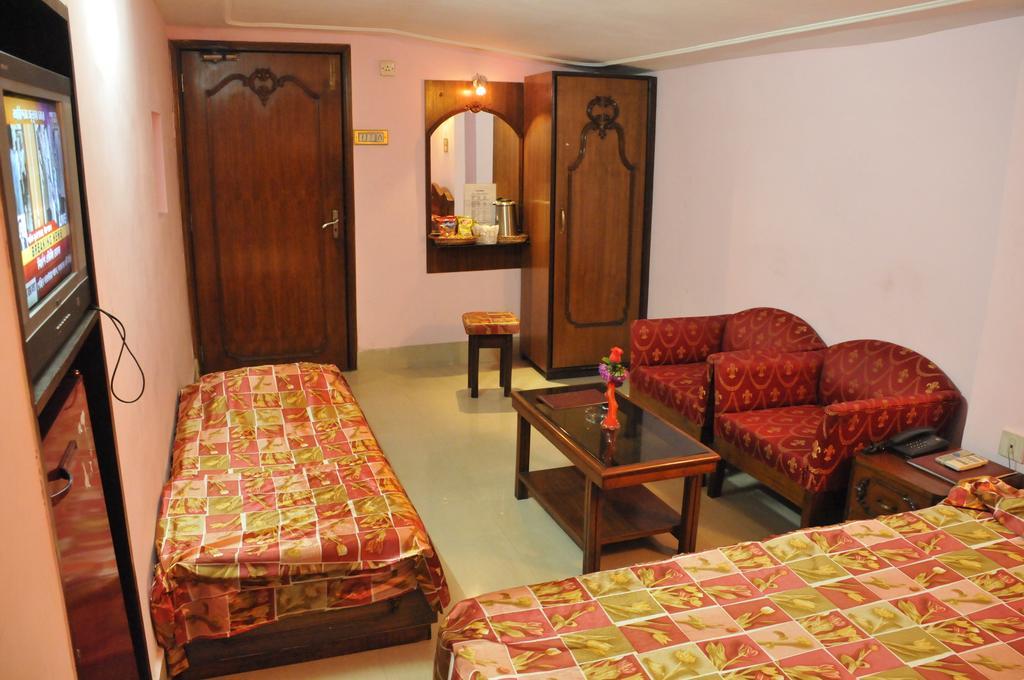 Hotel Heera Kolkata Ruang foto