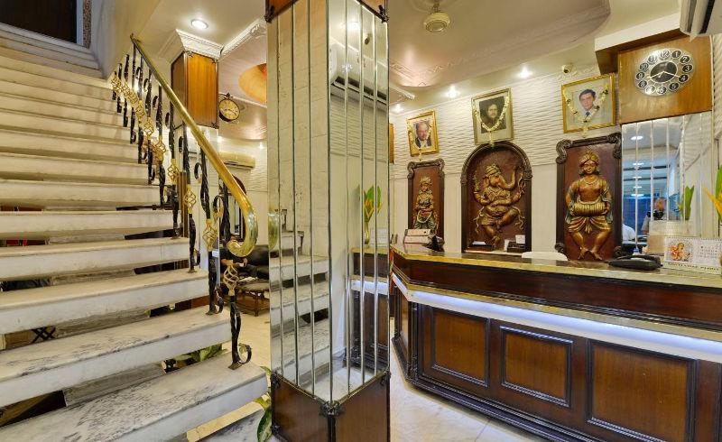 Hotel Heera Kolkata Bagian luar foto